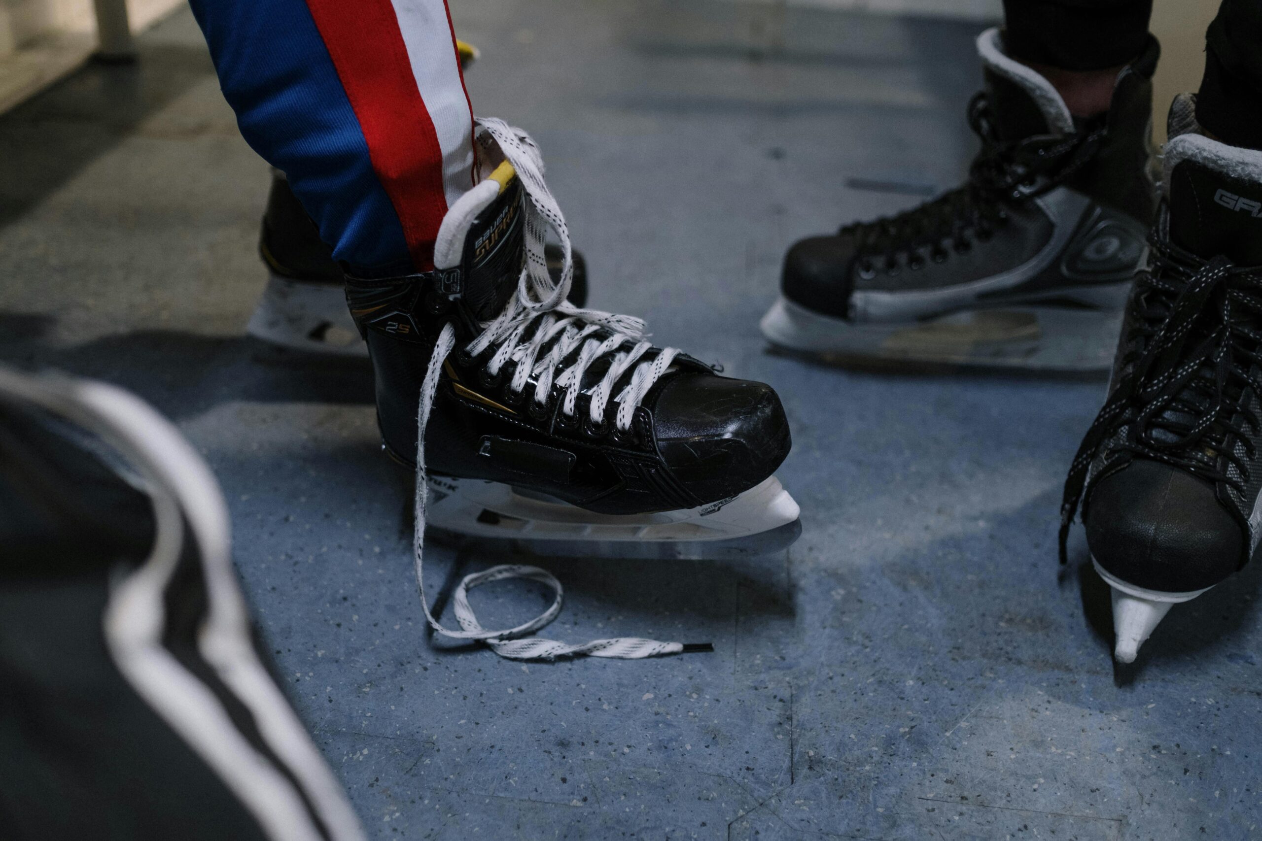 How to Choose Youth Hockey Skates for Beginners